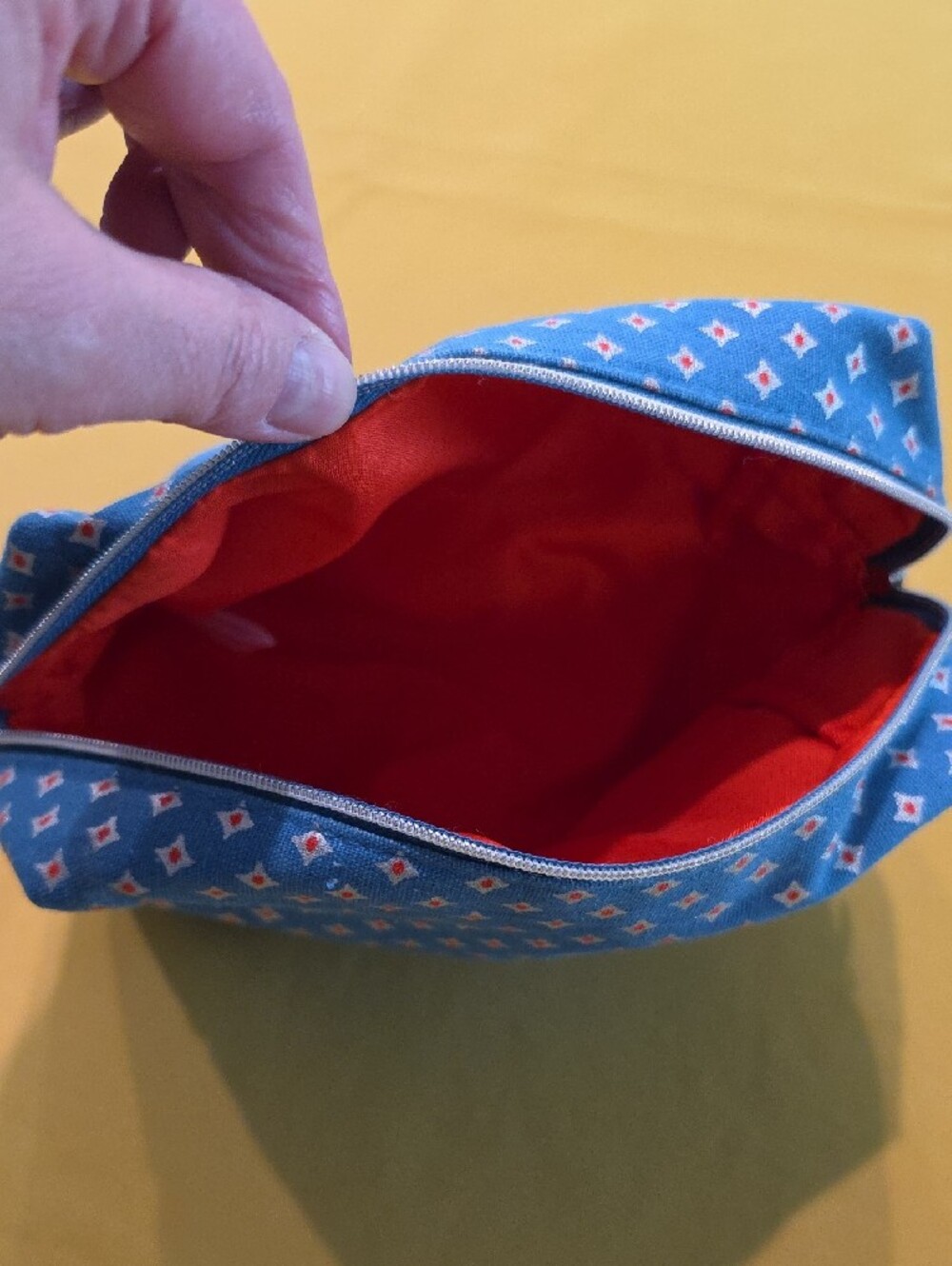 NWOT ▪︎ L'Occitane en Provence ▪︎ Blue Geometric Travel Toiletry Cosmetic Bag